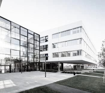 Bertha von Suttner Private University campus cover