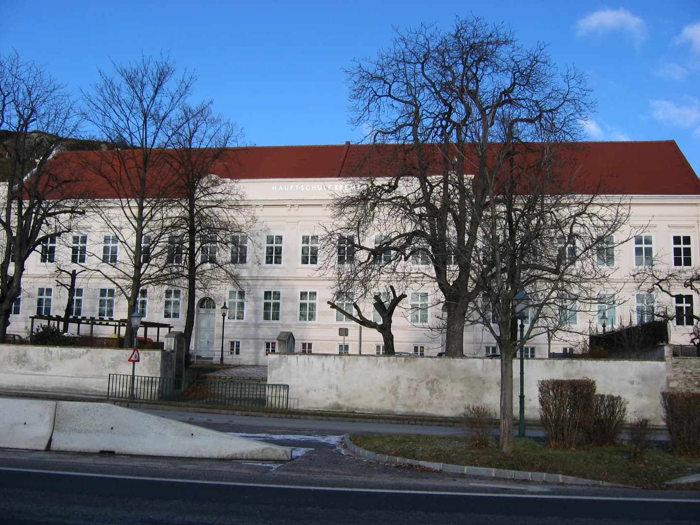 Danube Private University campus cover