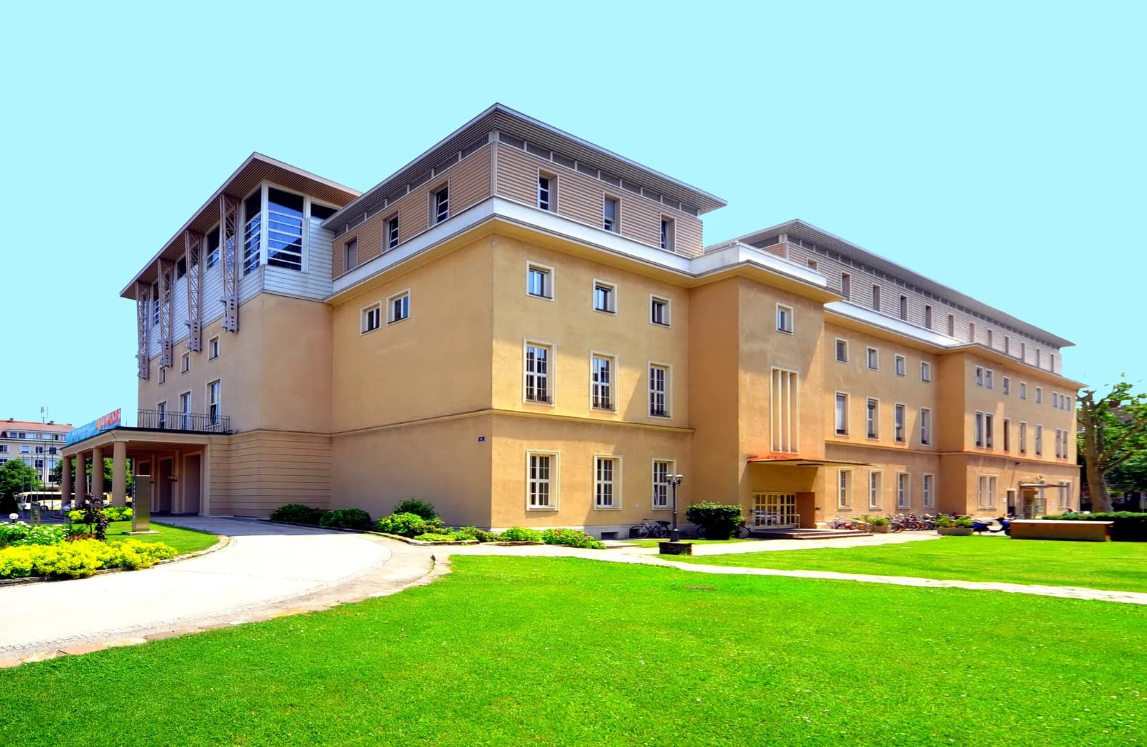 Gustav Mahler Private University for Music (Gustav Mahler Privatuniversität für Musik — GMPU) campus cover