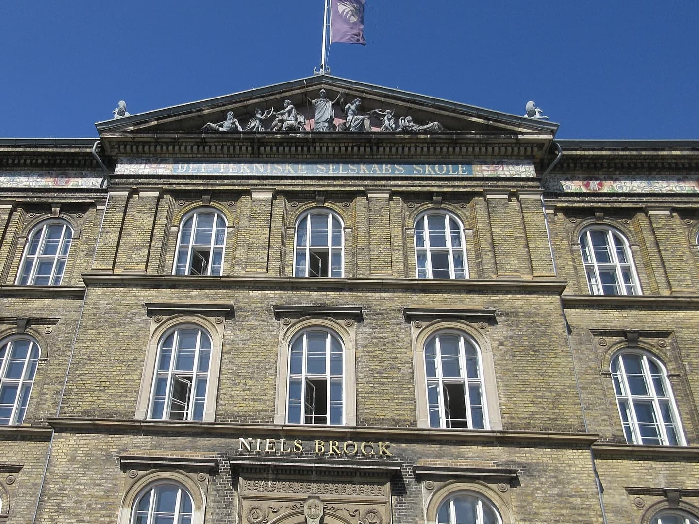 Niels Brock Copenhagen Business College campus cover