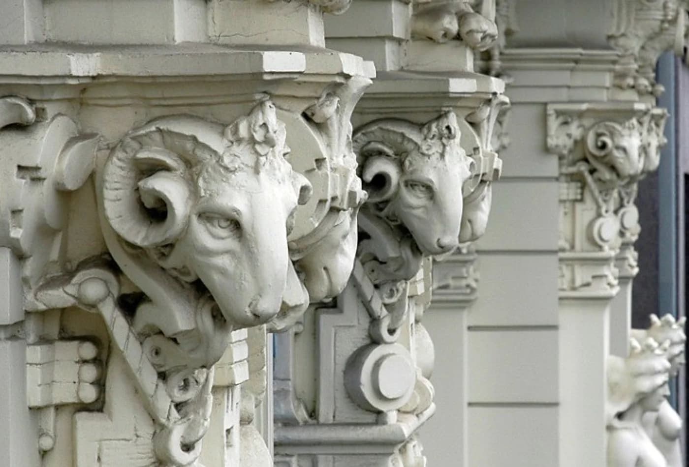 Stockholm School of Economics in Riga campus cover